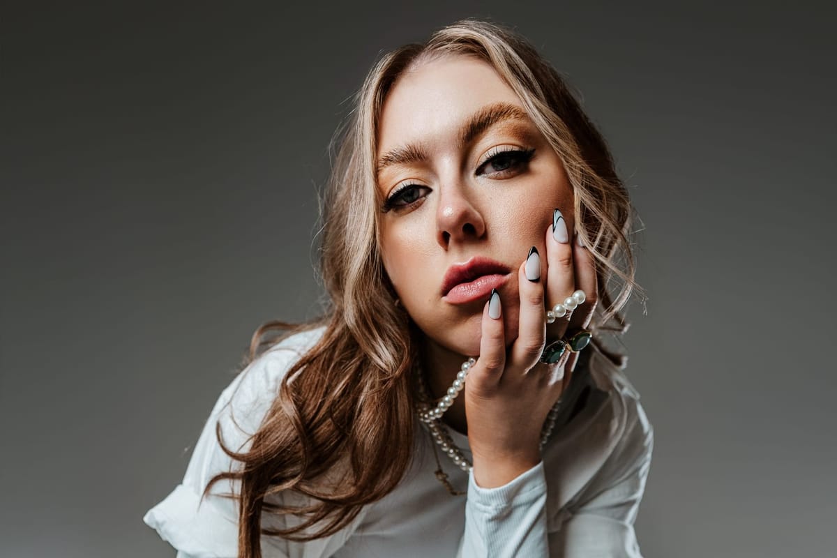 Lottie interview and new single 'Last to Admit'